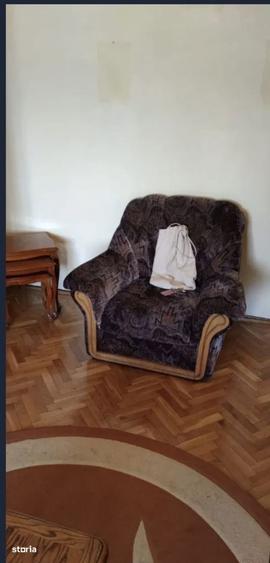 Apartament cu 3 camere decomandat, mobilat în Județean