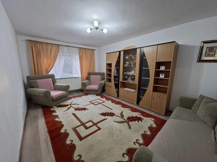 Apartament cu 2 camere decomandat în Piața Centrală