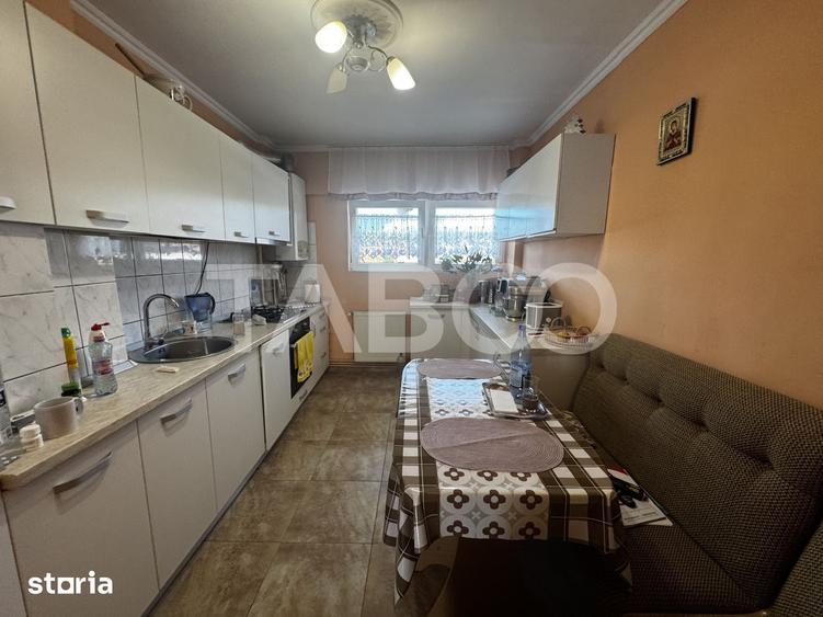 Apartament cu 4 camere decomandat în Central