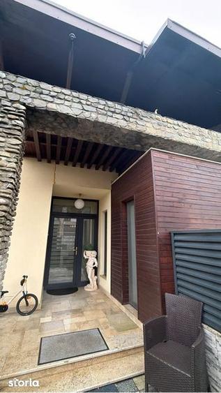 Casă cu 4 camere cu Teren 244 Mp în Central