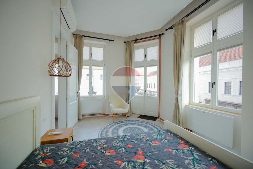 Apartament cu 4 camere semidecomandat, mobilat în Ultracentral