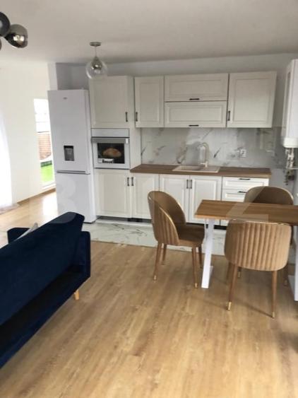 Apartament cu 3 camere decomandat, mobilat în Nord-Est — fotografia 2