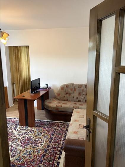 Apartament cu 2 camere semidecomandat în Decebal