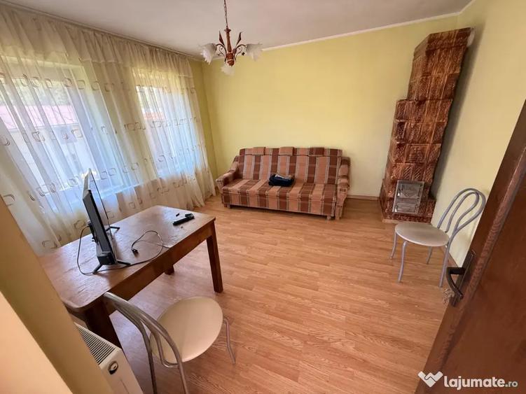Casă cu 5 camere cu Teren 2146 Mp în Lerești