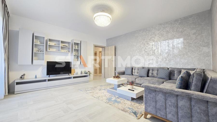 Apartament cu 3 camere decomandat, mobilat în Tractorul