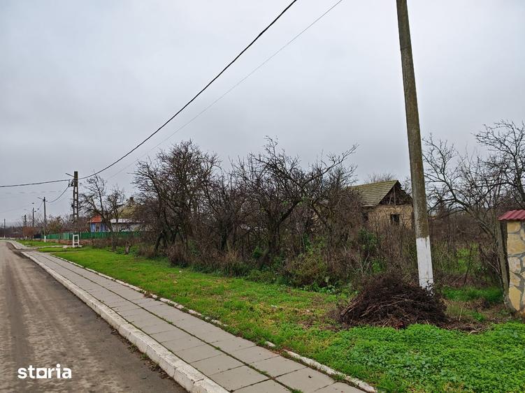Teren de 4107 mp, în Jurilovca