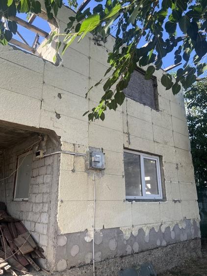 Casă cu 2 camere cu Teren 1000 Mp în Central