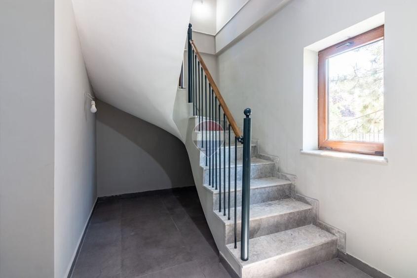 Casă individuală cu 5 camere cu Teren 599 Mp în Corbeanca