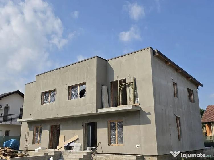 Casă cu 4 camere cu Teren 300 Mp în Găvana