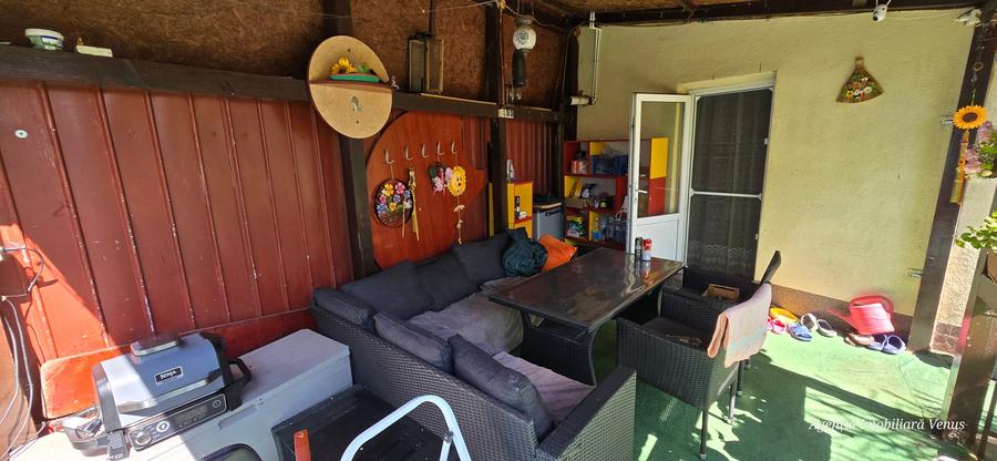 Casă individuală cu 5 camere cu Teren 260 Mp în Central