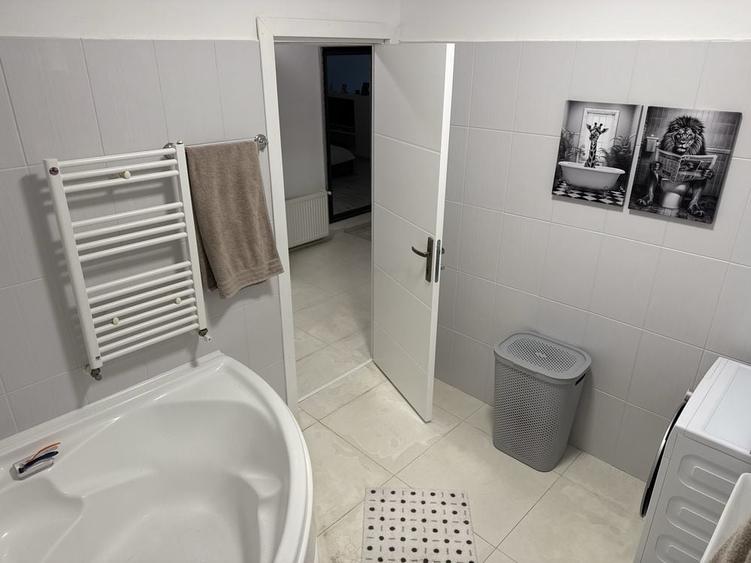 Apartament cu 2 camere decomandat în Apărătorii Patriei