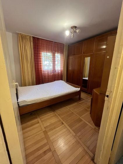 Apartament cu 3 camere decomandat în Soarelui