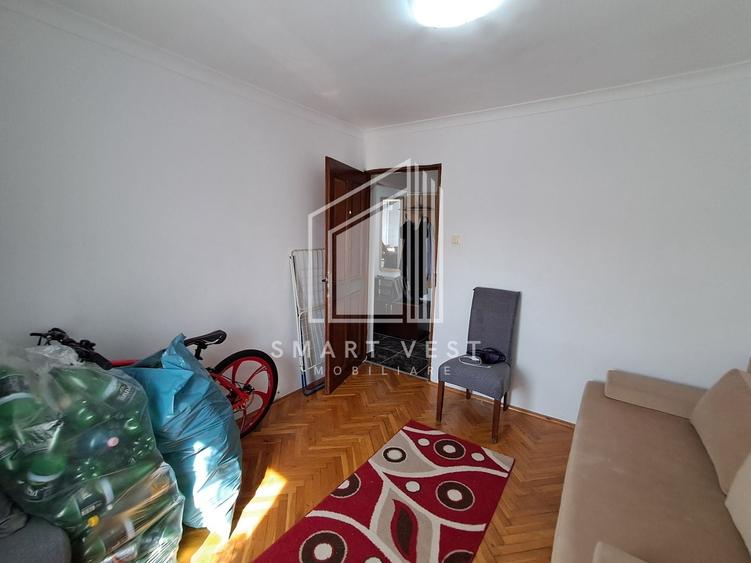 Apartament cu 3 camere semidecomandat, mobilat în Micro 16