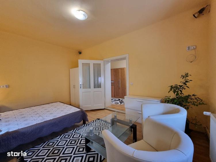 Casă cu 4 camere în Central