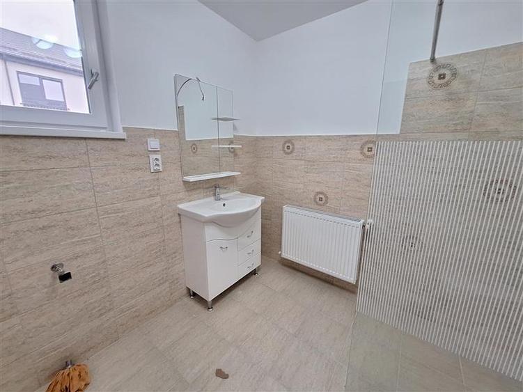 Duplex cu 4 camere cu Teren 520 Mp în 9 Mai