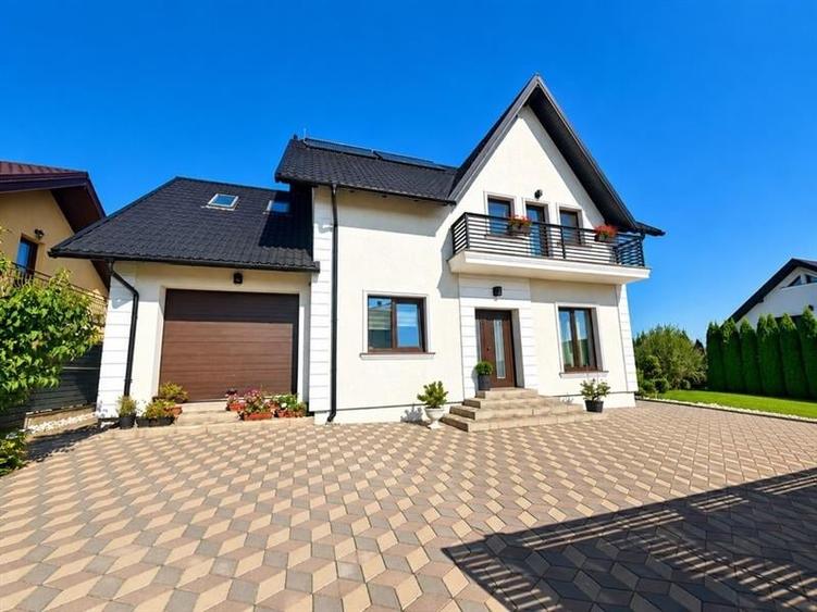 Casă individuală cu 4 camere cu Teren 500 Mp în Moara