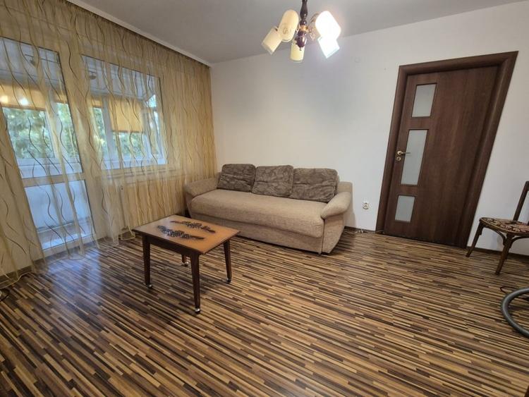 Apartament cu 2 camere semidecomandat, mobilat în Central