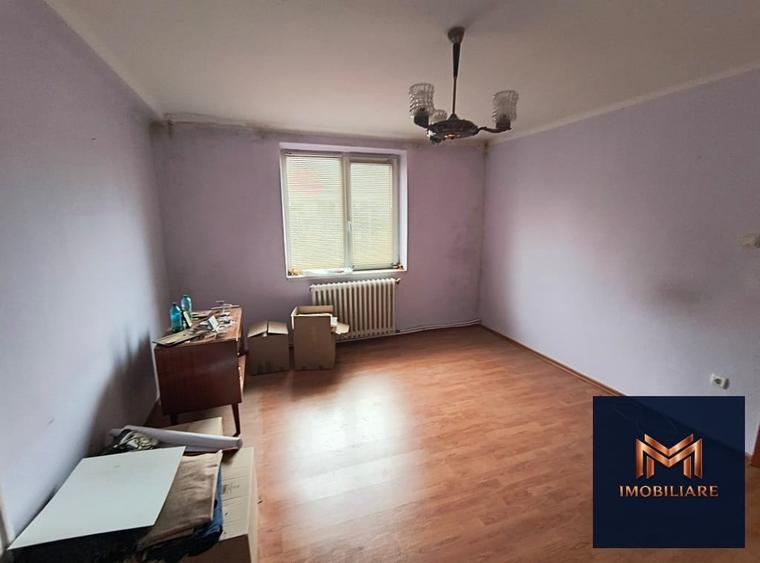 Apartament cu 3 camere semidecomandat în Ultracentral