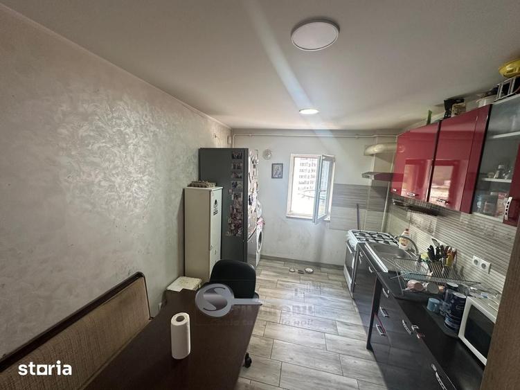Apartament 4 camere decomandat, 101 mp, etaj intermediar Nicolina, I - 1
