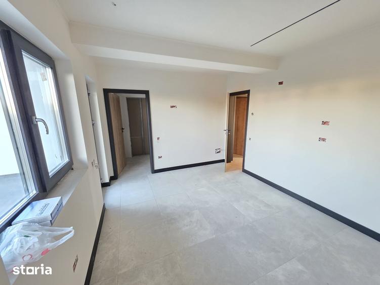 Casă cu 4 camere cu Teren 500 Mp în Central