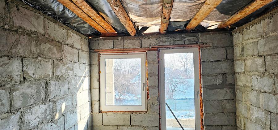 Casă cu 5 camere cu Teren 1407 Mp în Exterior Vest