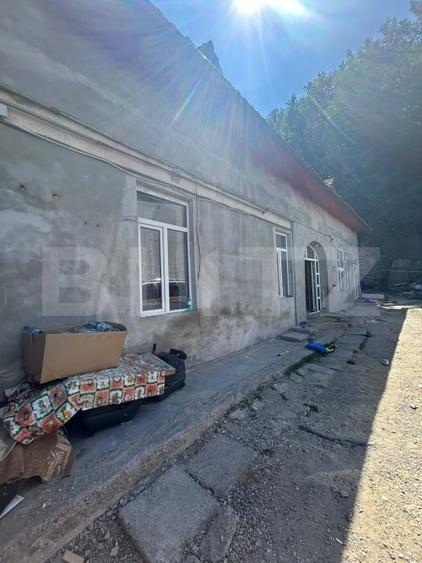 Casă individuală cu 3 camere cu Canalizare în Central
