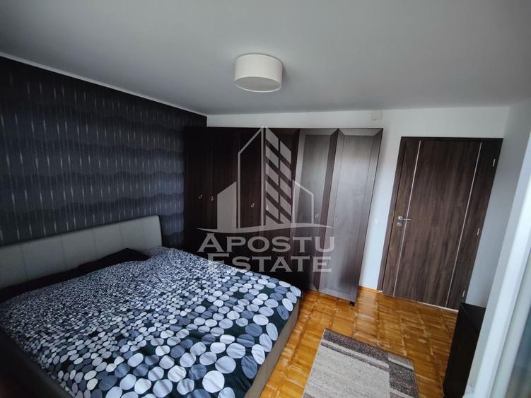 Apartament cu 4 camere decomandat, mobilat în Girocului