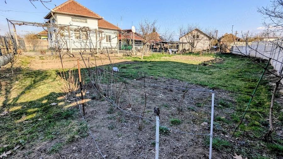 Casă cu 3 camere cu Teren 845 Mp în Central