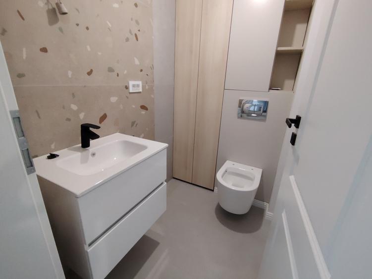 Apartament cu 3 camere decomandat în Cug