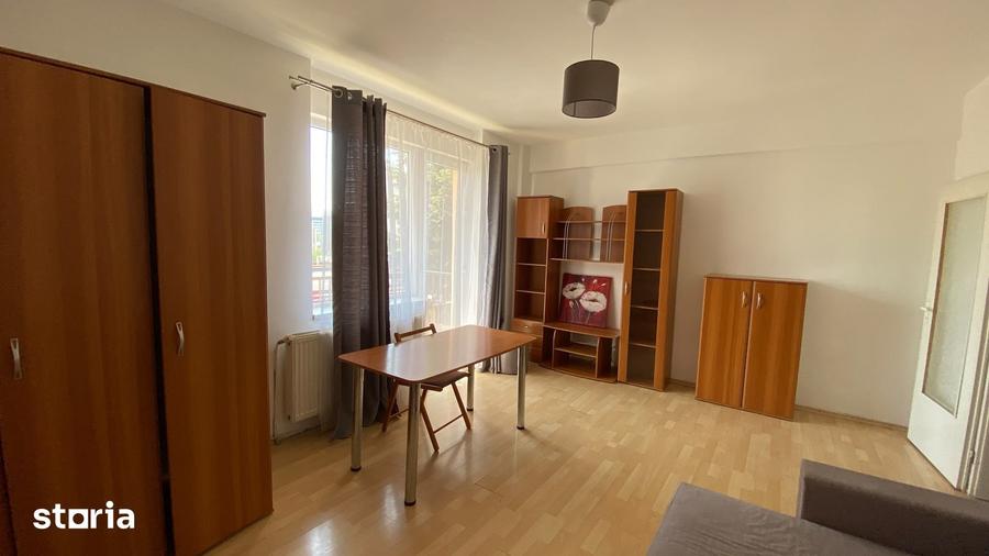 Garsonieră decomandată în Între Lacuri