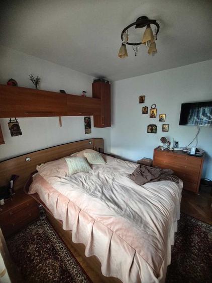 Apartament cu 3 camere decomandat în Exterior Vest