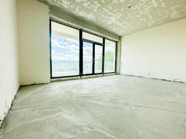 Duplex cu 4 camere cu Canalizare în Grigorescu