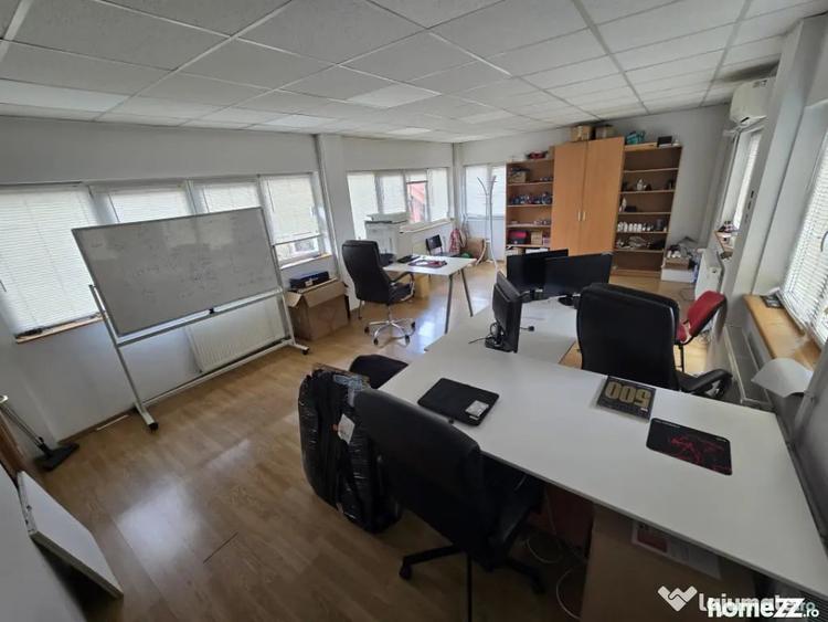 Casă cu 6 camere cu Teren 312 Mp în Eroii Revoluției