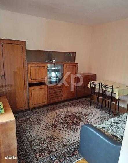 Apartament cu 3 camere semidecomandat în Calea Turzii