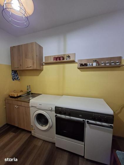 Apartament cu 3 camere semidecomandat în Drumul Taberei