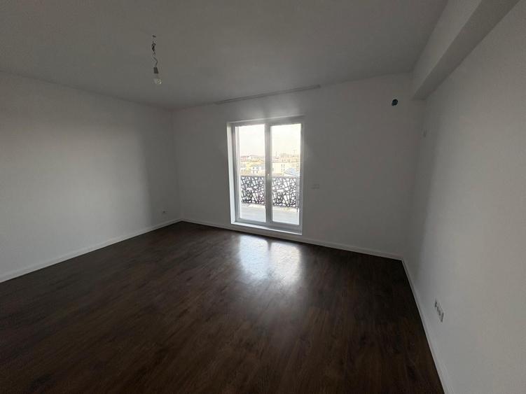 MUTARE RAPIDA!! Apartament 2 camere decomandat, Metrou 1 Decembrie - 1
