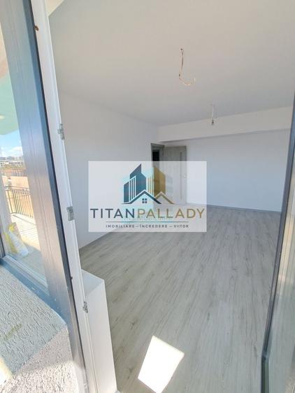 Apartament cu 3 camere decomandat în Titan