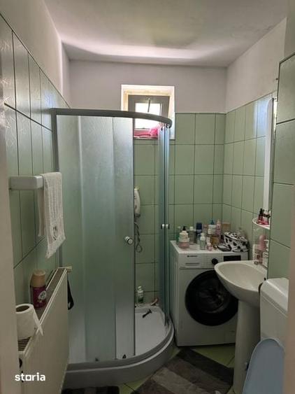 Garsonieră decomandată în Titan