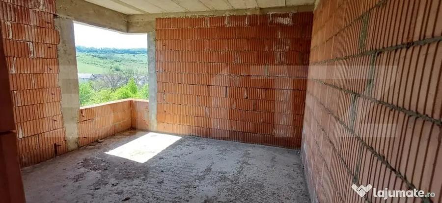Casă cu 3 camere cu Teren 500 Mp în Central