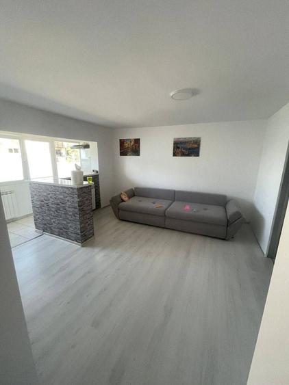 Apartament cu 2 camere semidecomandat în 1 Decembrie