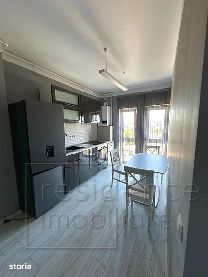 Apartament cu 3 camere semidecomandat, mobilat în Bulgaria