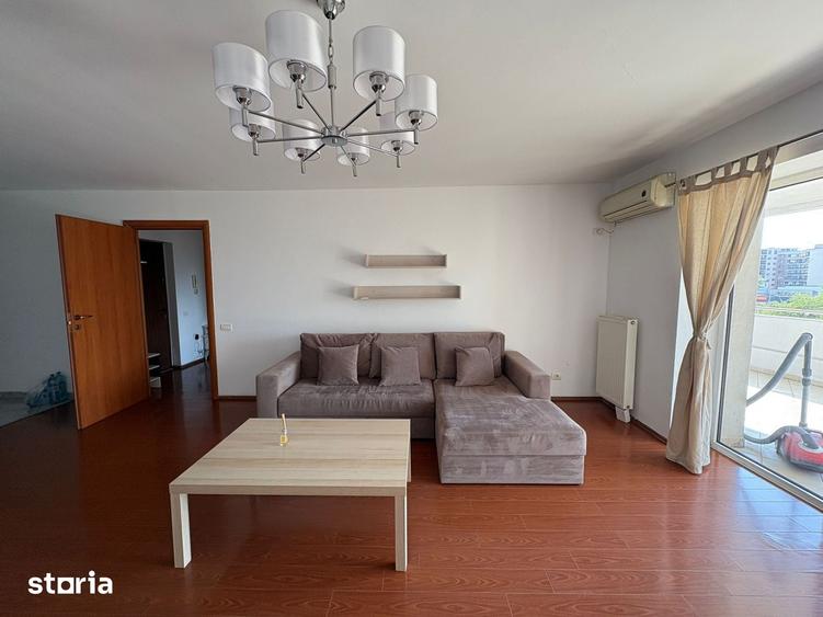 Apartament cu 2 camere decomandat în Pajura