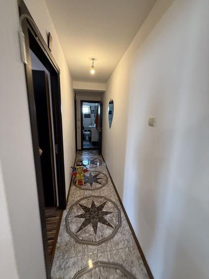 Apartament cu 2 camere semidecomandat, mobilat în Central