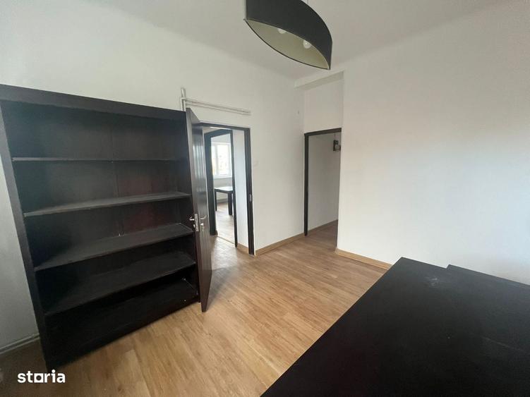 Apartament cu 4 camere în Victoriei