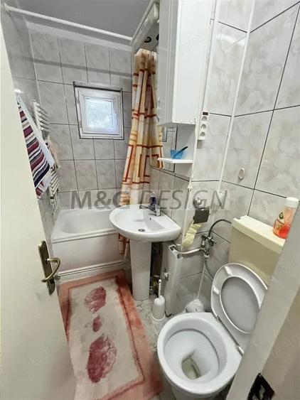 Apartament cu 4 camere semidecomandat în Central
