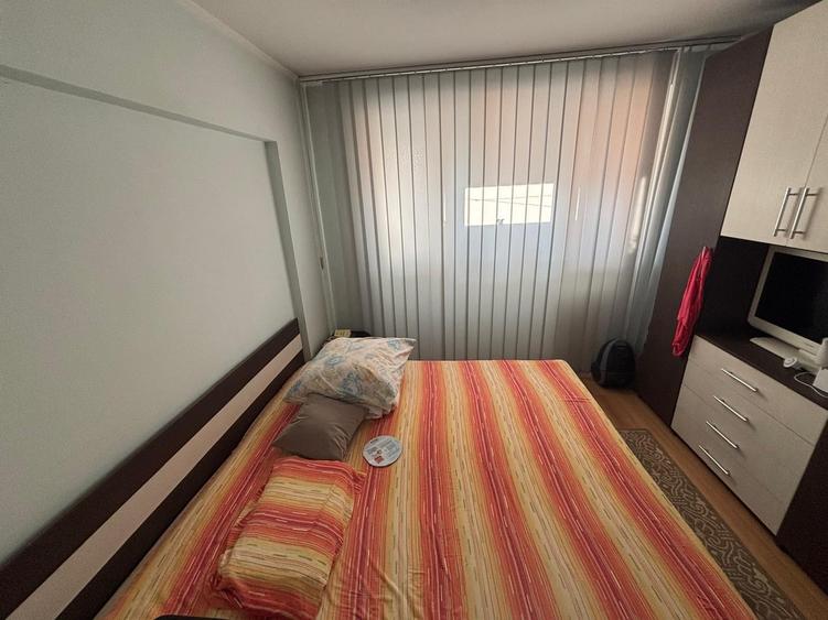 Apartament cu 3 camere decomandat, mobilat în Drumul Taberei