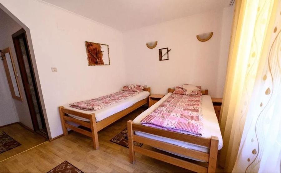 Casă cu 4 camere în Ghelari