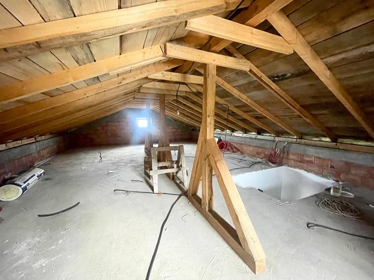 Casă individuală cu 3 camere cu Teren 550 Mp în Măgura
