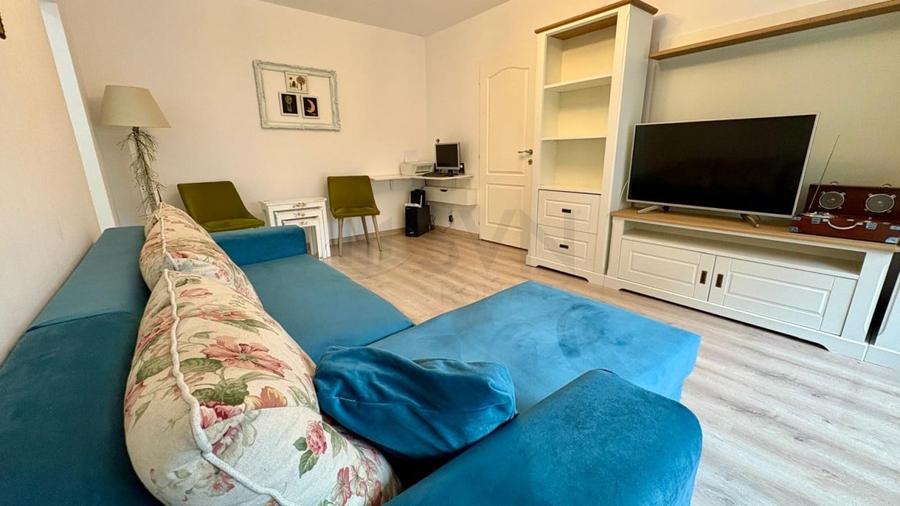 Apartament cu 2 camere semidecomandat în Tei