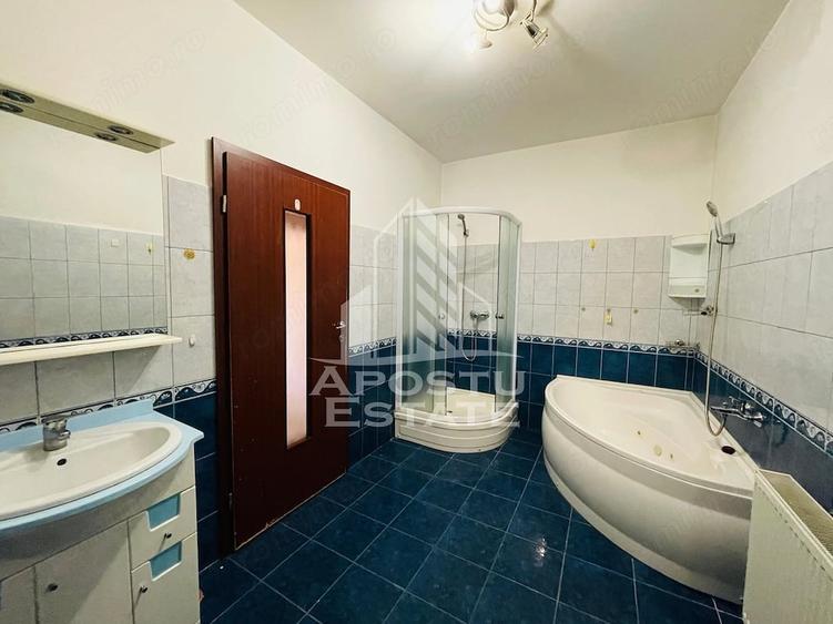 Casă cu 3 camere în Intim